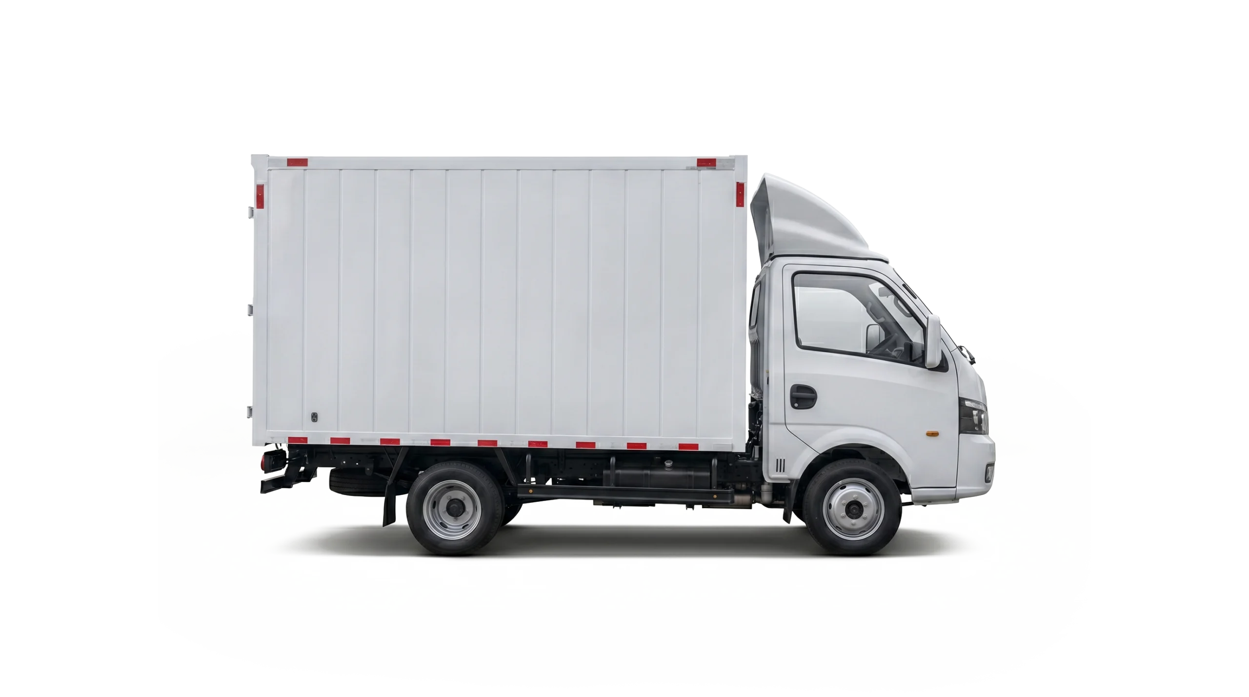 Vista lateral derecha del Makro Z-2.6T 6R Cargo